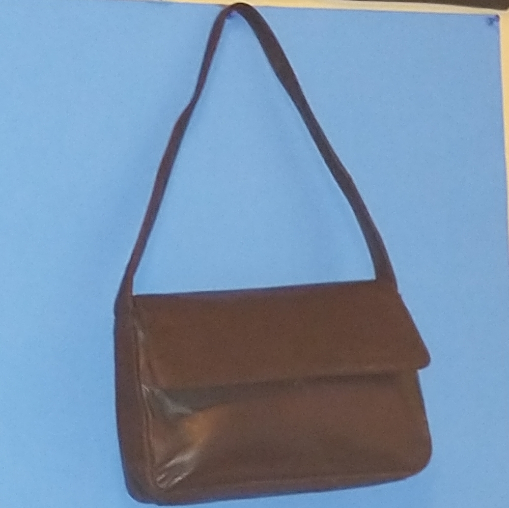 Gently used Kenneth Cole NY purse 👜